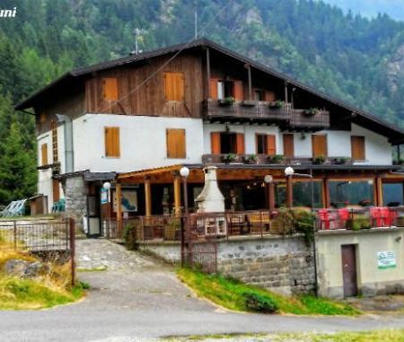 Отель Rifugio Stella Alpina Saviore dell'Adamello Экстерьер фото